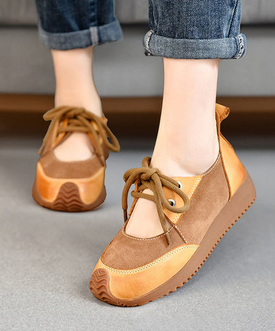 Boutique – Flache Schnürschuhe aus Wildleder in Kamel