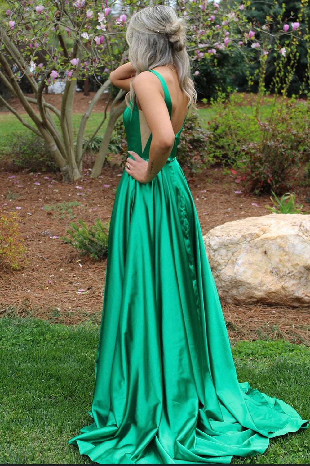 Green A-line Satin V-neck Prom Dress with Slit