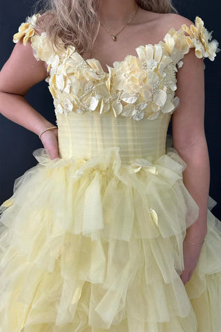 Schulterfreies Ballkleid mit Rüschen und 3D-Blumenspitze PSK563