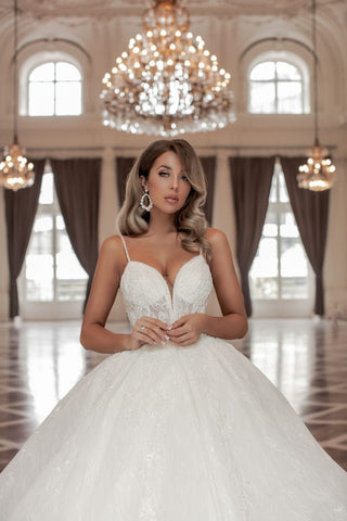 Sleeveless Ball Gown Wedding Dress Spaghetti-Straps Lace