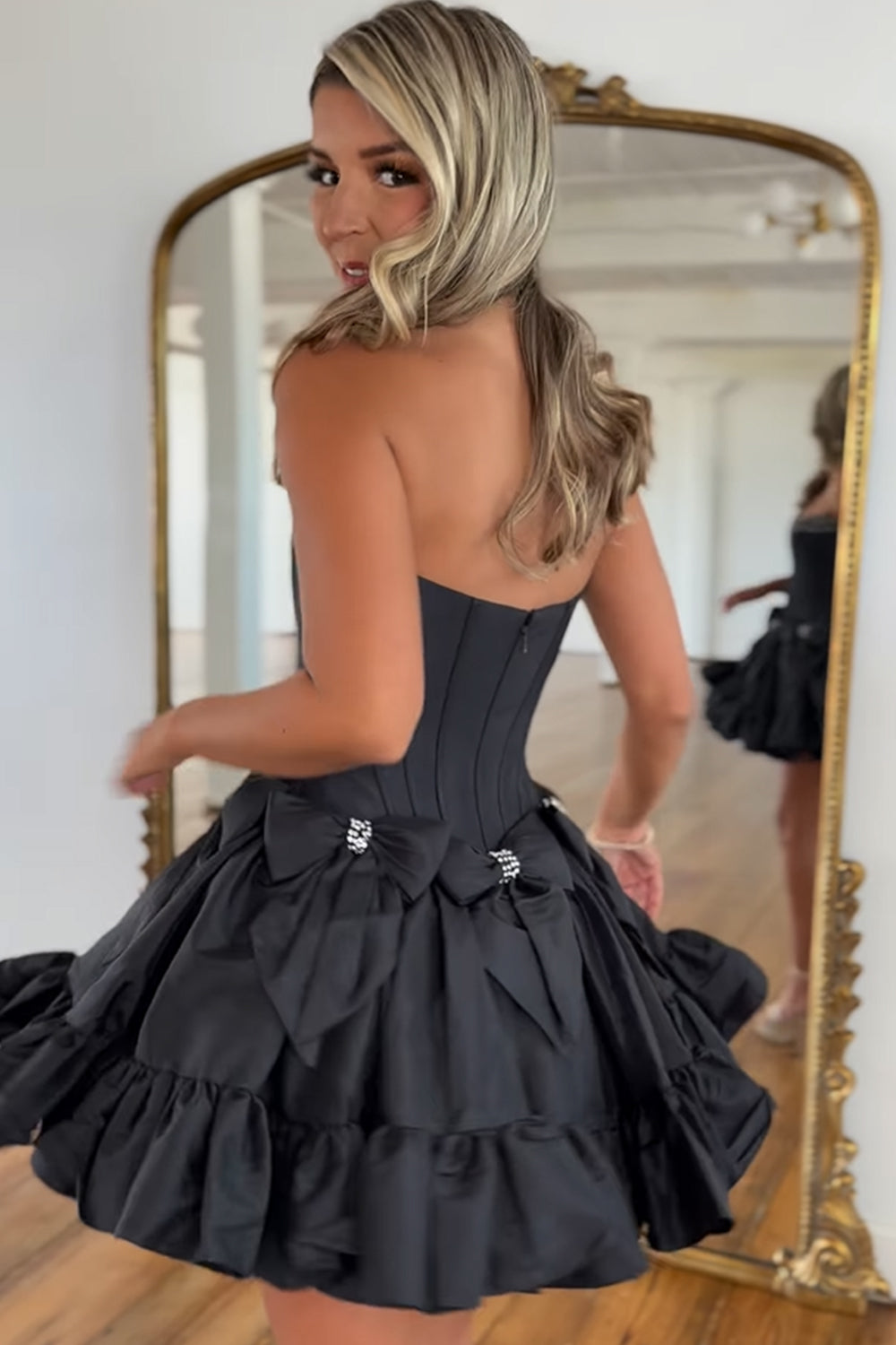 Trendy Black Strapless A-Line Satin Short Homecoming Dress with Bow