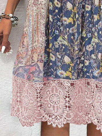 Feminines Boho-Midikleid aus Spitze in voller Größe