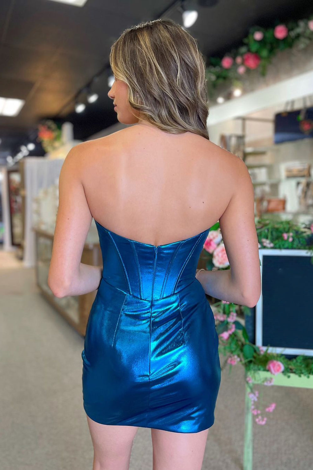 Trendy Metallic Blue Strapless Bodycon Ruched Short Homecoming Dress 