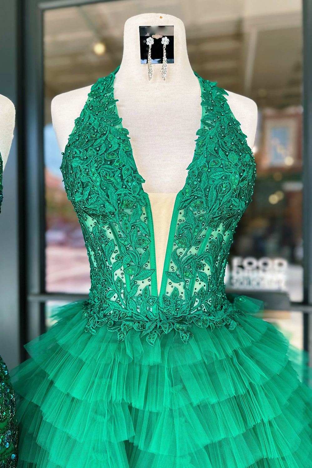 Grey Halter Neck A-Line Tulle Tiered Homecoming Dress with Appliques