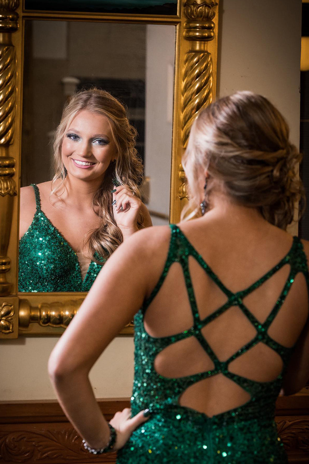 Sparkly Dark Green Spaghetti Straps Sequins Bodycon Short Homecoming Dress