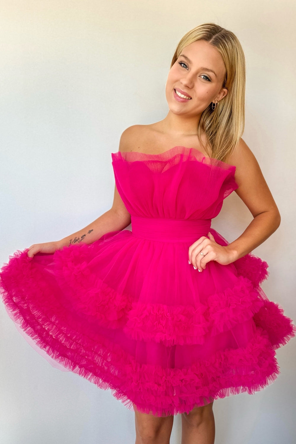 Chic Fuchsia Strapless A-Line Tulle Tiered Short Homecoming Dress
