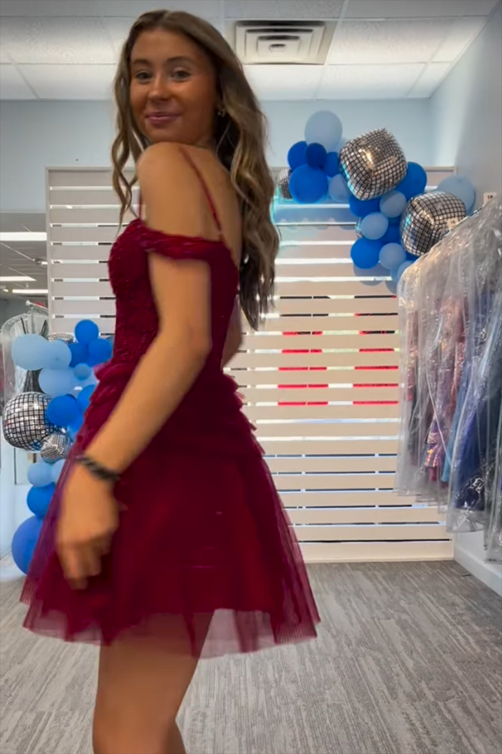 Burgundy Cold Shoulder A-Line Tulle Corset Short Homecoming Dress with Appliques