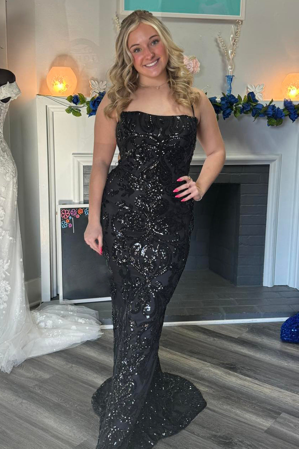 Sparkly Black Spaghetti Straps Mermaid Sequins Long Prom Dress 