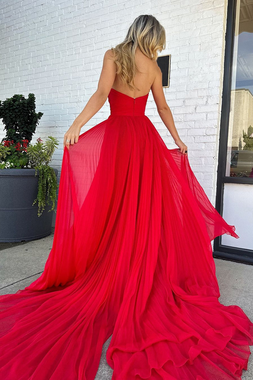 Trendy Red Sweetheart A-Line Chiffon Pleated Long Prom Dress with Slit