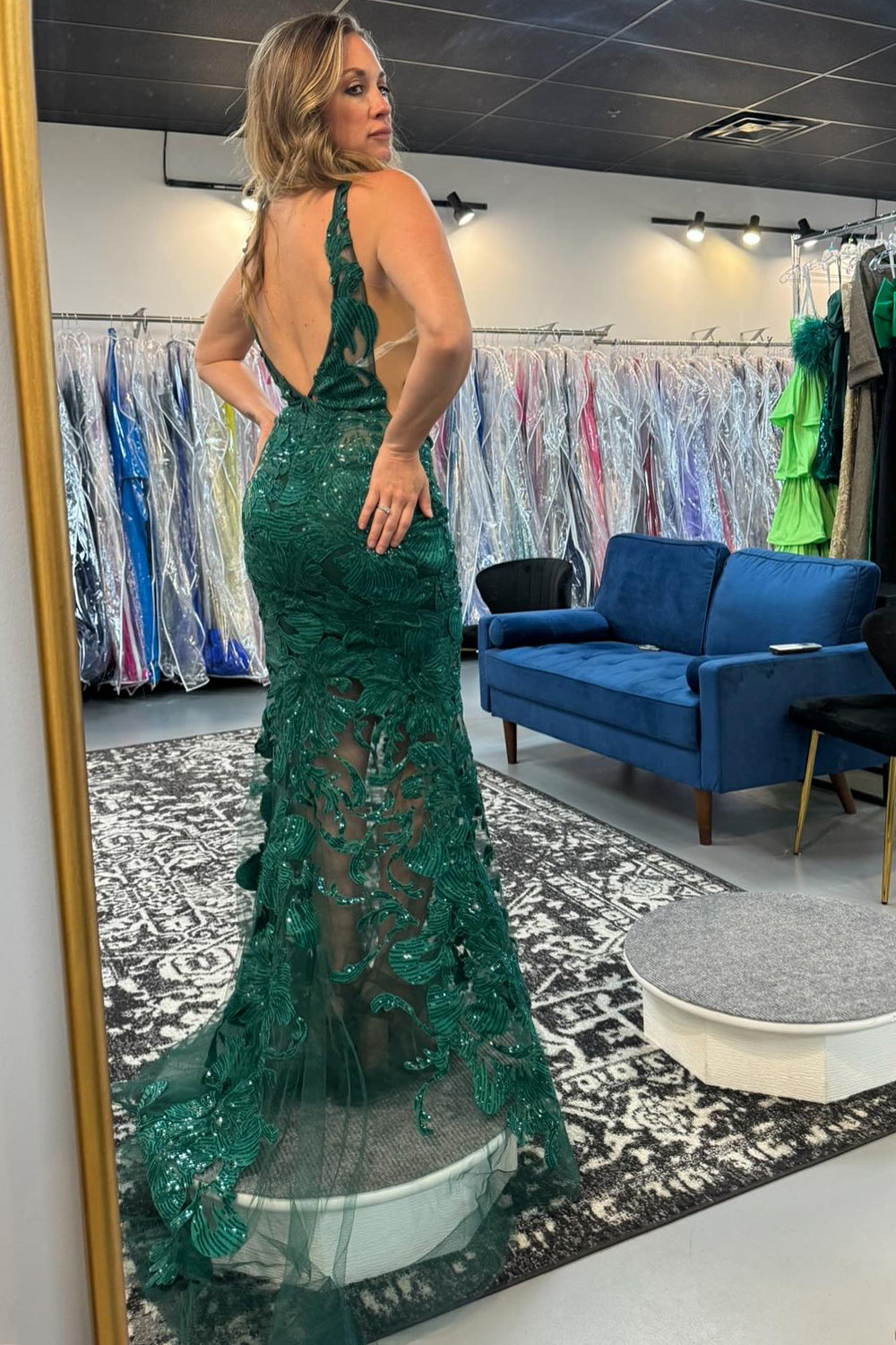 Dark Green Deep V-neck Mermaid Tulle Long Prom Dress with Appliques