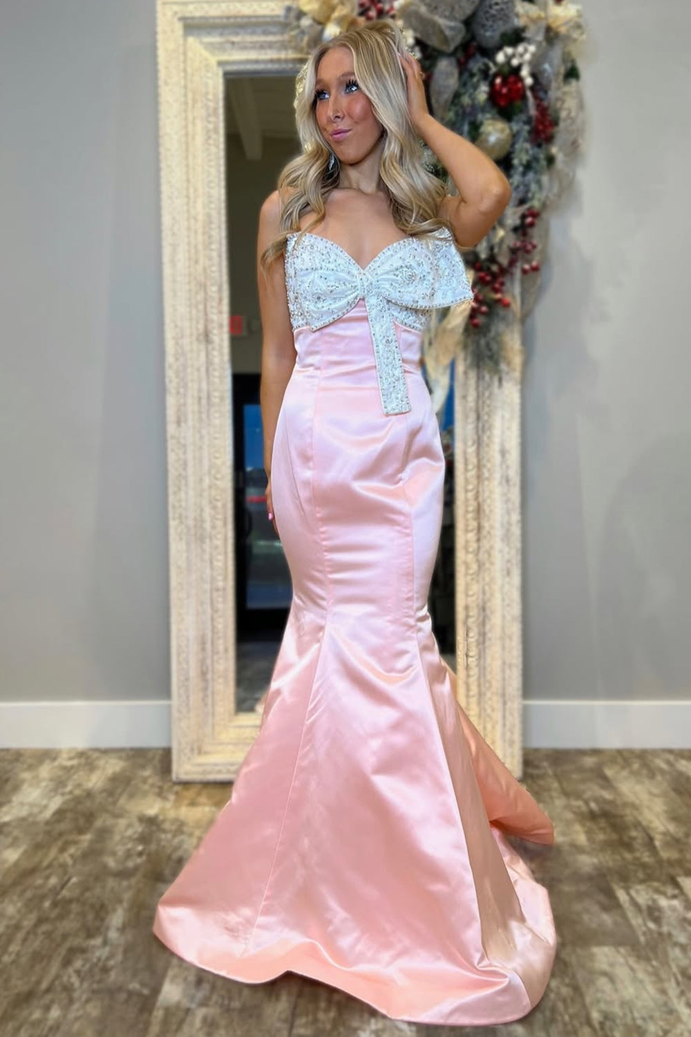 Chic Blush Sweetheart Satin Mermaid Long Prom Dress with Bow