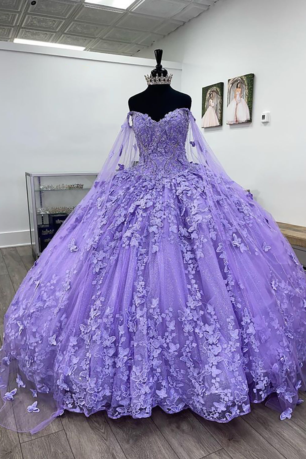 Lilac Ball Gown Spaghetti Straps Caped Tulle Quinceanera Dress with Appliques