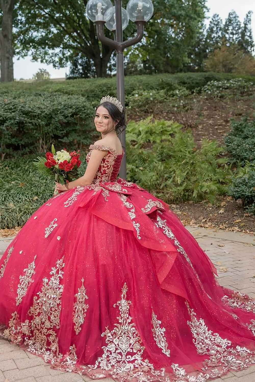 Sparkly Red Ball Gown Off the Shoulder Tulle Quinceanera Dress with Sequins Applique 