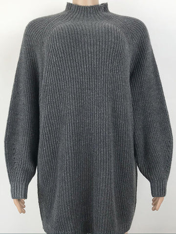 Pulloverkleid mit Rollkragen und überschnittenen Schultern