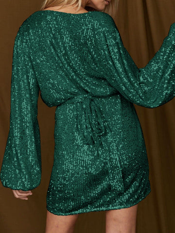 Mini-Cocktailkleid mit Pailletten und Bindegürtel