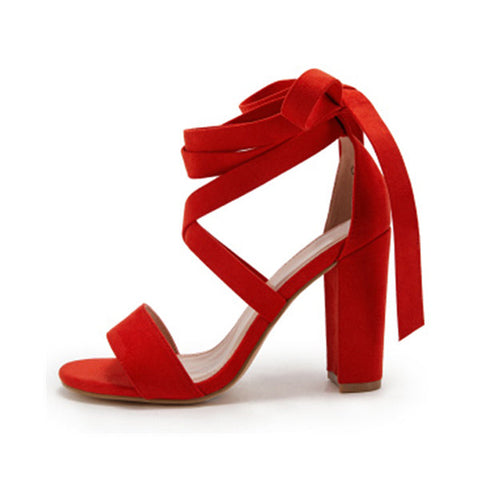 Sandalen mit Blockabsatz und Schnürung, offene Zehenpartie, Pumps mit Fesselriemchen