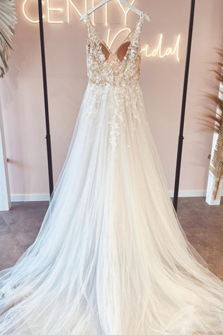 Sleeveless V-Neck Wedding Dress Princess Tulle With Appliques