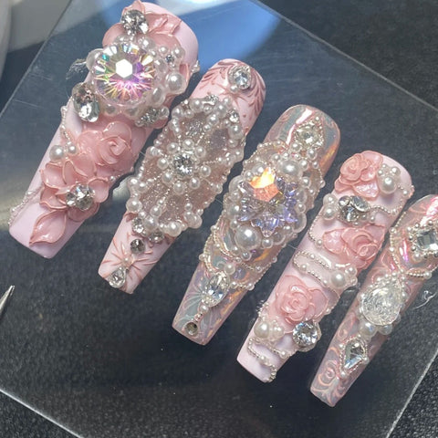 BallerinaCarefully designed pure handmade press-on gel nails