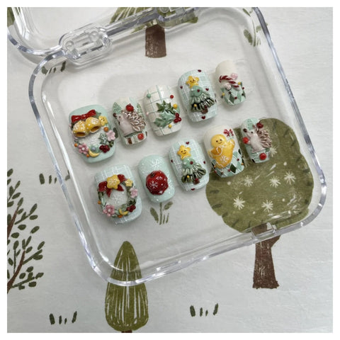 3D Christmas Style Christmas Tree NailsCarefully designed pure handmade press-on gel nails