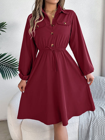 Langärmliges Midikleid mit Kragen und Taschen