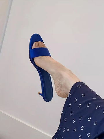 Summer New Simple Round Toe Open Toe Silk Slippers with Small Heels for Women Wearing Thin Heel Sandals Outside