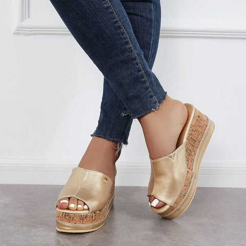 Bequeme Slip-on-Sandalen mit Kork-Fußbett und Plateau-Keilabsatz