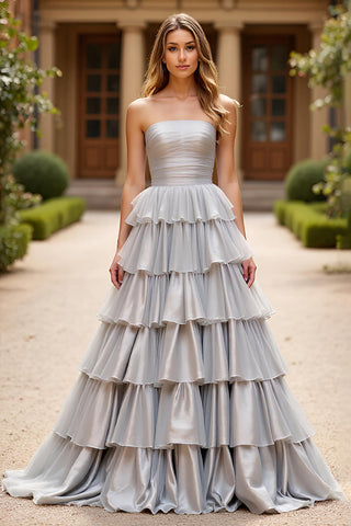 Langes Ballkleid in A-Linie mit Stufendesign und quadratischem Ausschnitt in Silber