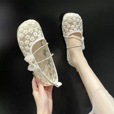 Cremefarbene Lolita-Schuhe aus Netzstoff im japanischen Stil, süße Gothic-Schuhe für Damen, Kawaii-Flats, niedriger Absatz, elegante Mary Jane mit runder Spitze im Angebot