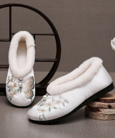 Flache Schuhe im chinesischen Stil mit roter, flauschiger Wollfütterung und Stickerei