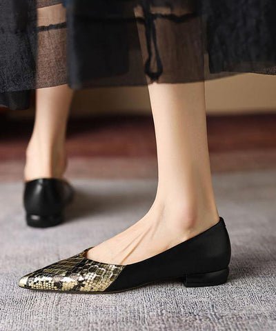 Schwarze flache Schuhe für Frauen Schaffell schöne Spleißen spitze Zehen
