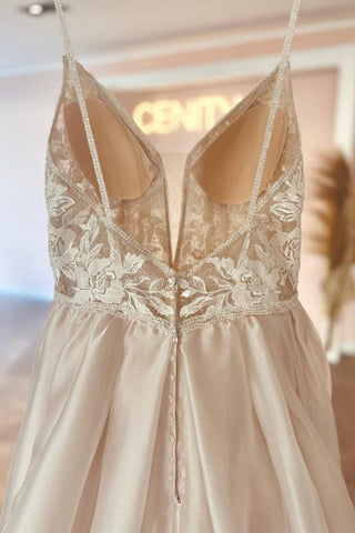 V-Neck A-Line Wedding Dress With Lace Appliques