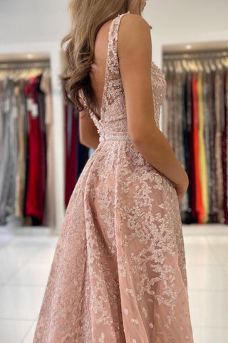Elegantes Abendkleid im Meerjungfrau-Stil mit V-Ausschnitt, Perlenbesatz, ärmellos, Spitzenapplikationen und Schleppe