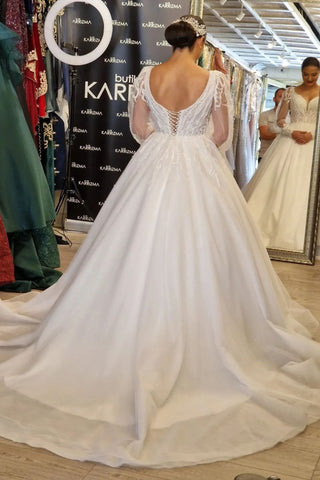 V-Neck Long Sleeves Princess Wedding Dress With Appliques