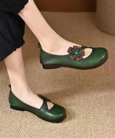 Bequeme flache Schuhe aus Rindsleder mit Blumenmuster in Grün für Damen