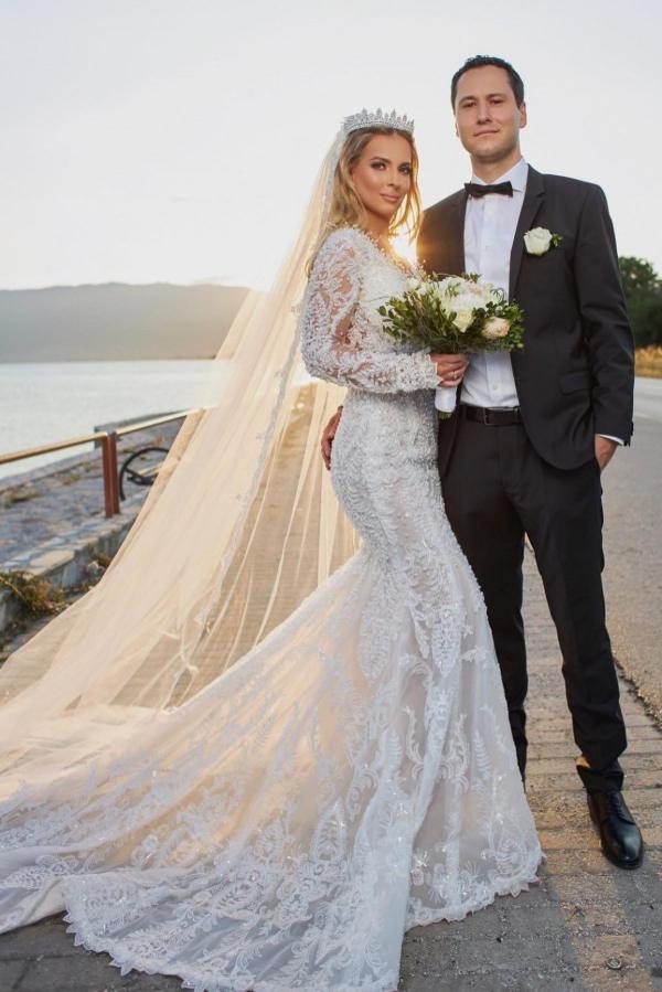 Bmbridal Long Sleeves V-Neck Bridal Gowns Mermaid Lace Appliques