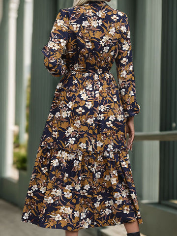 Langärmliges Midikleid mit Einkerbungen