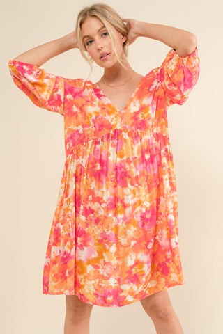 Resort-Kleid in voller Größe mit Blumenmuster und Bindeband am Rücken