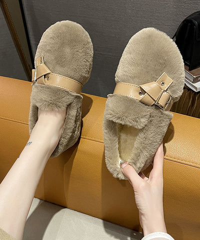 Khakifarbene flache Schuhe mit flauschigem Fell, weicher, bequemer Schnallenriemen