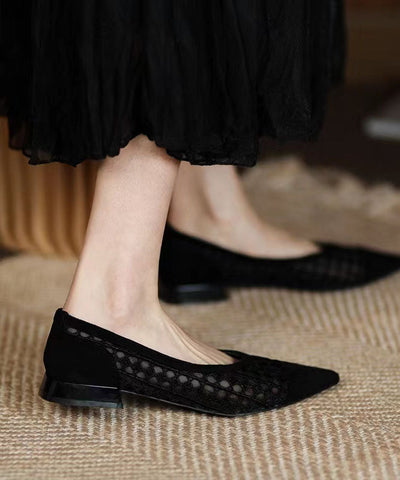 Schwarze ausgehöhlte, atmungsaktive Tüll-Spleiß-Flats für Damen