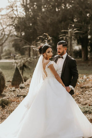 Off-the-Shoulder Ball Gown Wedding Dress Long With Appliques