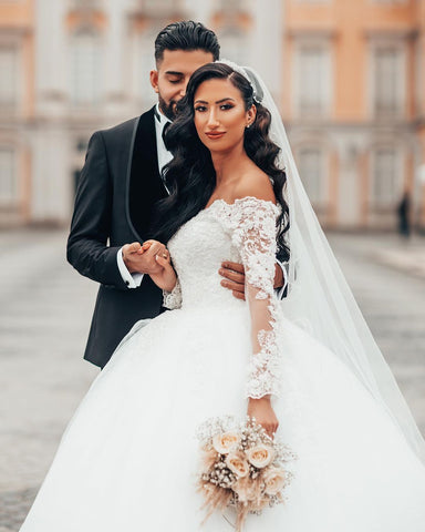 Long Sleeves Ball Gown Wedding Dress Off-the-Shoulder With Appliques