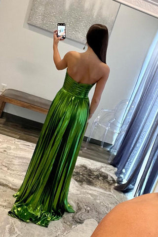 Grünes, metallisches, trägerloses, plissiertes A-Linien-Ballkleid