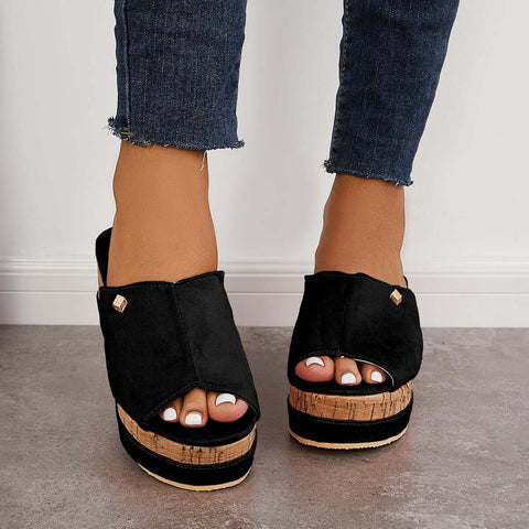 Bequeme Slip-on-Sandalen mit Kork-Fußbett und Plateau-Keilabsatz