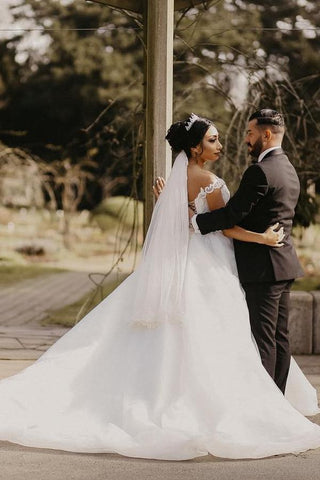 Off-the-Shoulder Ball Gown Wedding Dress Long With Appliques