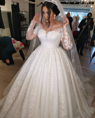 Langärmliges Spitzen-Brautkleid in Übergröße im Angebot