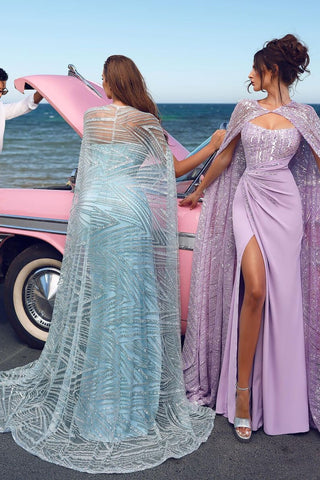 Wunderschönes himmelblaues Abendkleid im Meerjungfrauen-Stil mit Herzausschnitt und Umhang