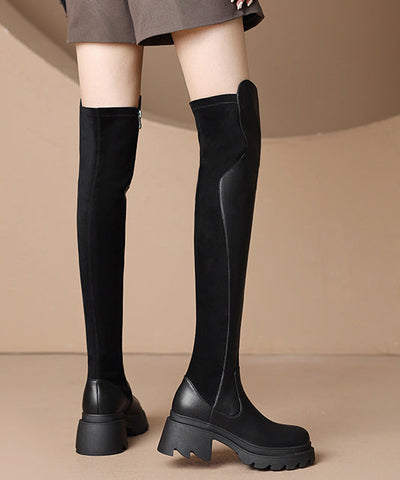 Stilvolle schwarze klobige Kniestiefel mit Reißverschluss