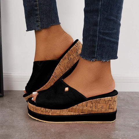 Bequeme Slip-on-Sandalen mit Kork-Fußbett und Plateau-Keilabsatz