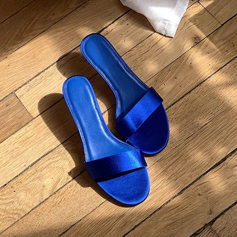 Summer New Simple Round Toe Open Toe Silk Slippers with Small Heels for Women Wearing Thin Heel Sandals Outside