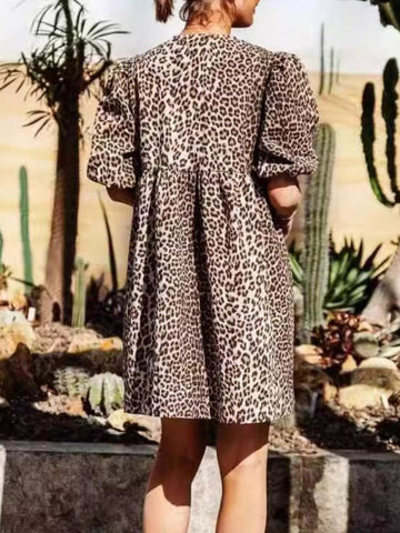 Kurzärmliges Minikleid mit Leopardenmuster
